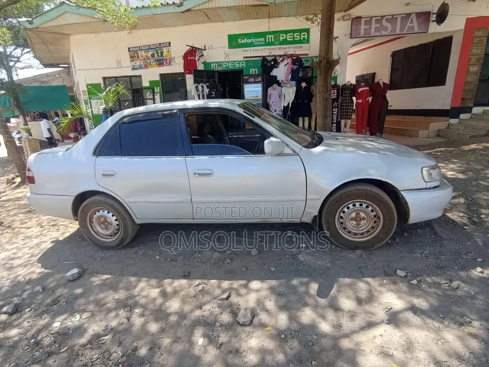 Toyota Corolla 1999 White