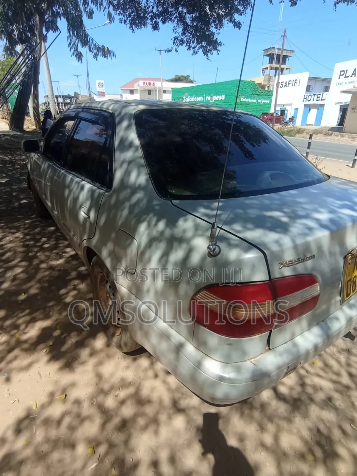 Toyota Corolla 1999 White