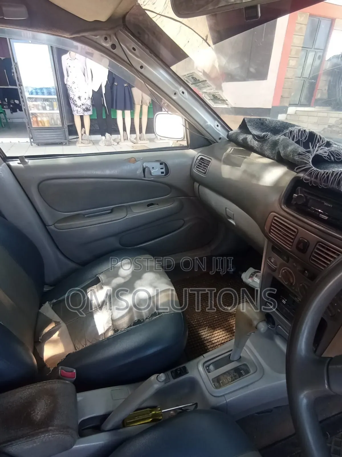 Toyota Corolla 1999 White