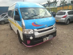 Toyota HiAce 2014 White