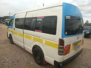 Toyota HiAce 2014 White