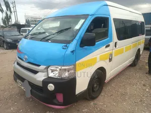 Toyota HiAce 2014 White
