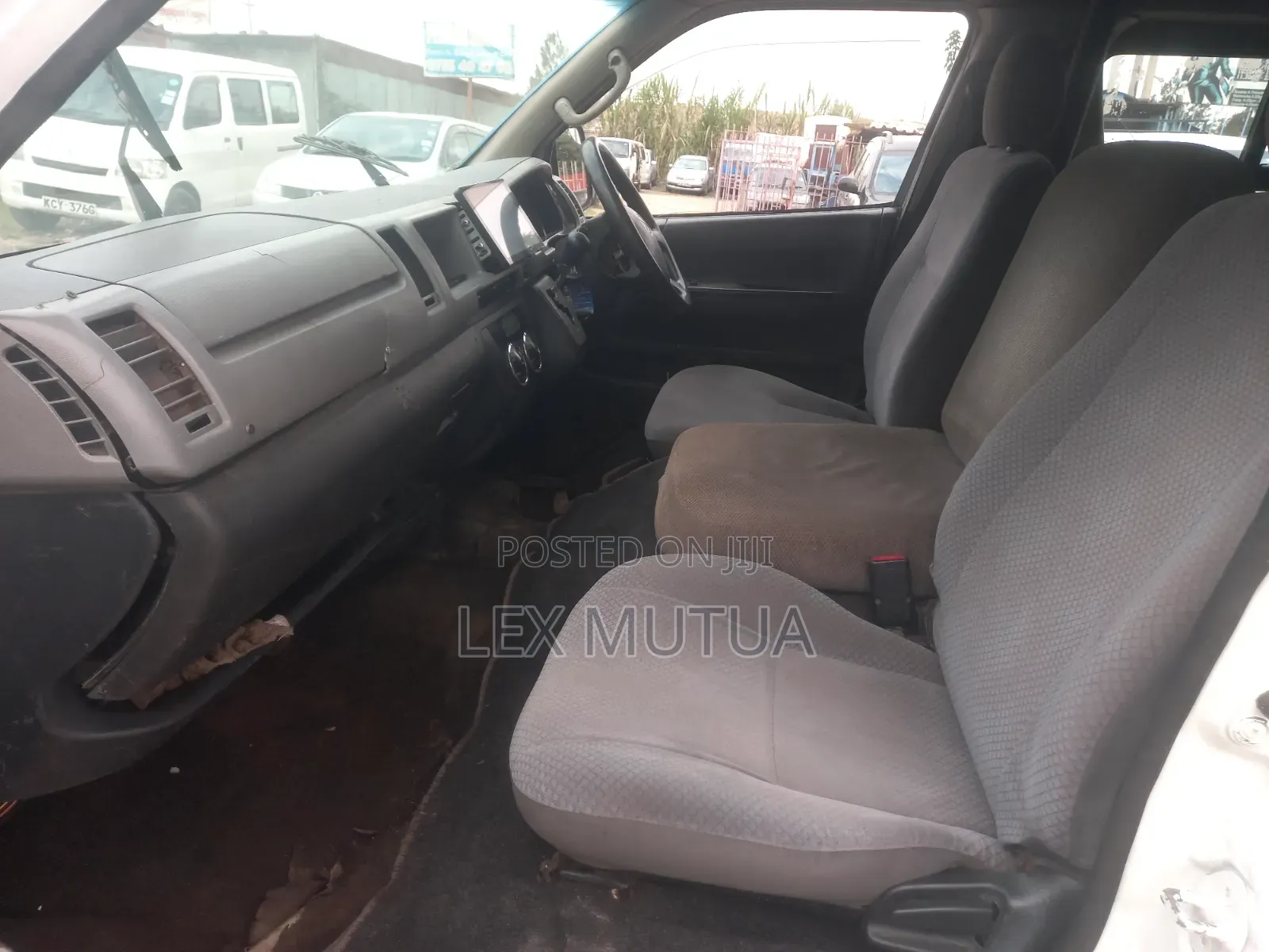 Toyota HiAce 2014 White