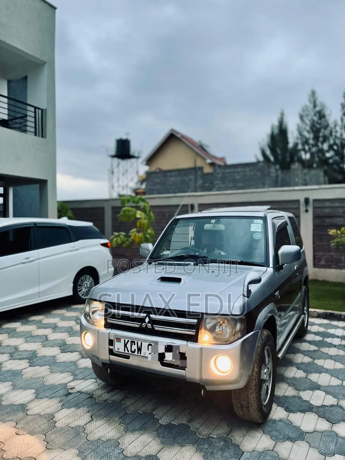 Mitsubishi Pajero Mini 2012 Silver