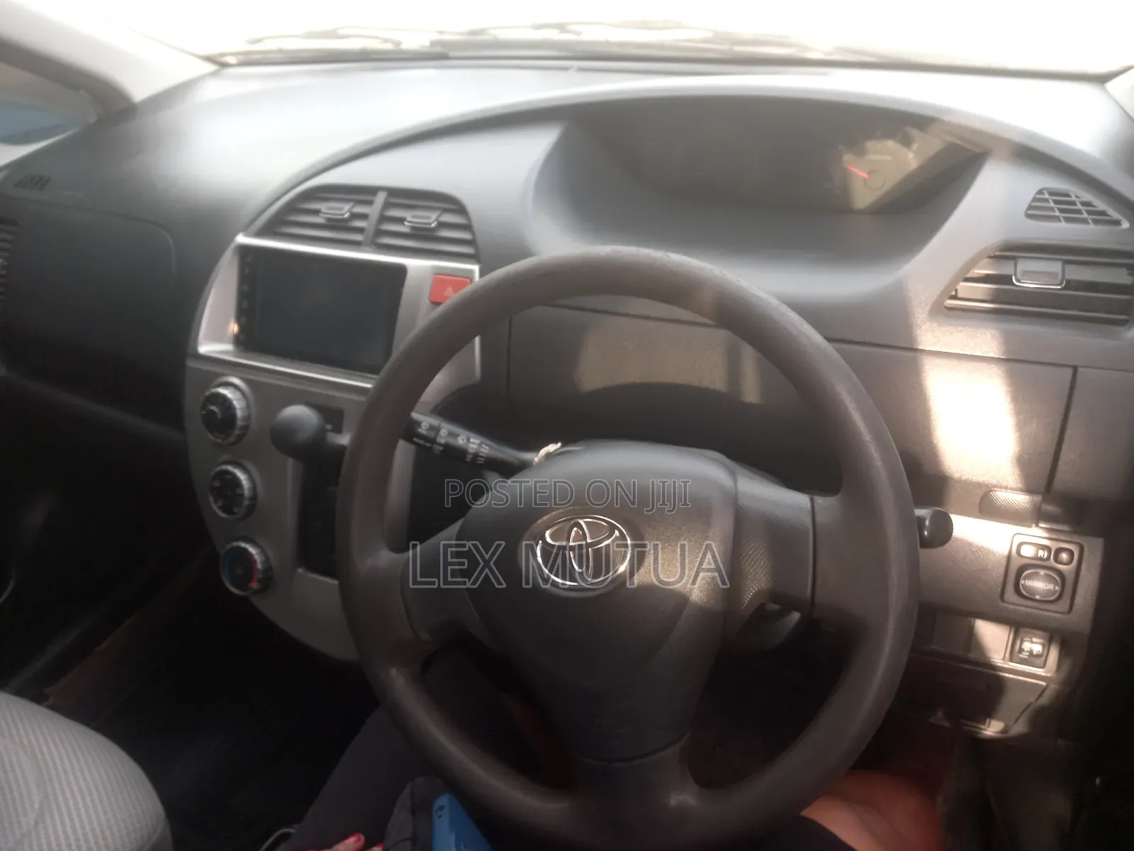 Toyota Ractis 2009 Maroon