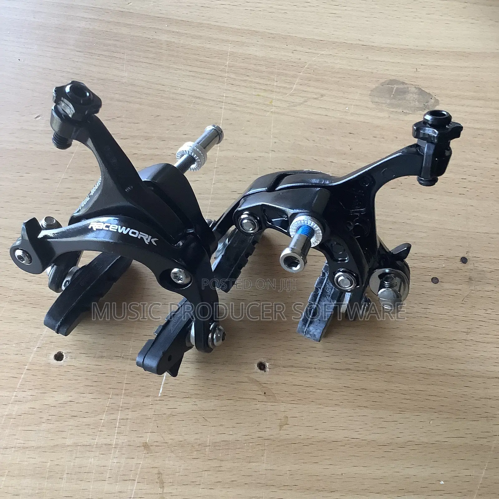 Roadbike Rim Brake. Complete With Pads