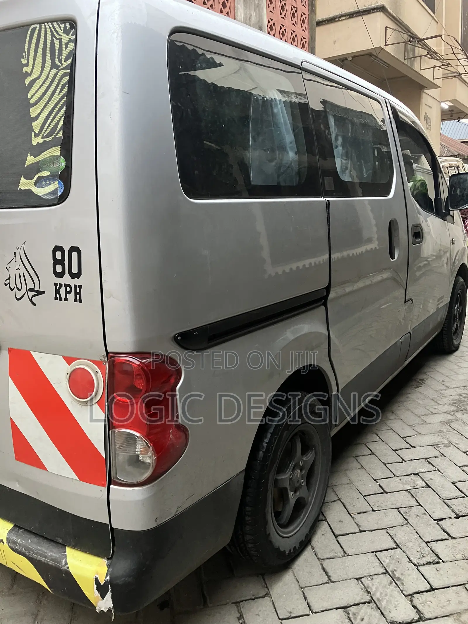 Mitsubishi Delica 2014 Silver
