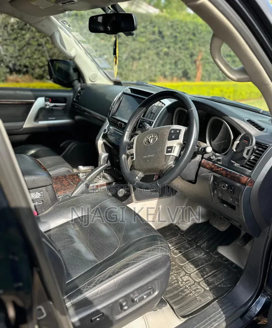 Toyota Land Cruiser 4.5 V8 DSL 2012 Black
