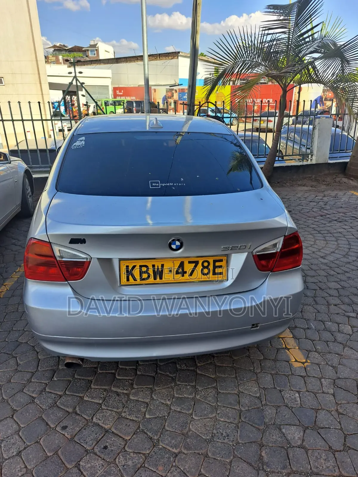 BMW 320i Sedan RWD 2007 Silver