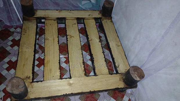 Foldable Pallet Bed - main view