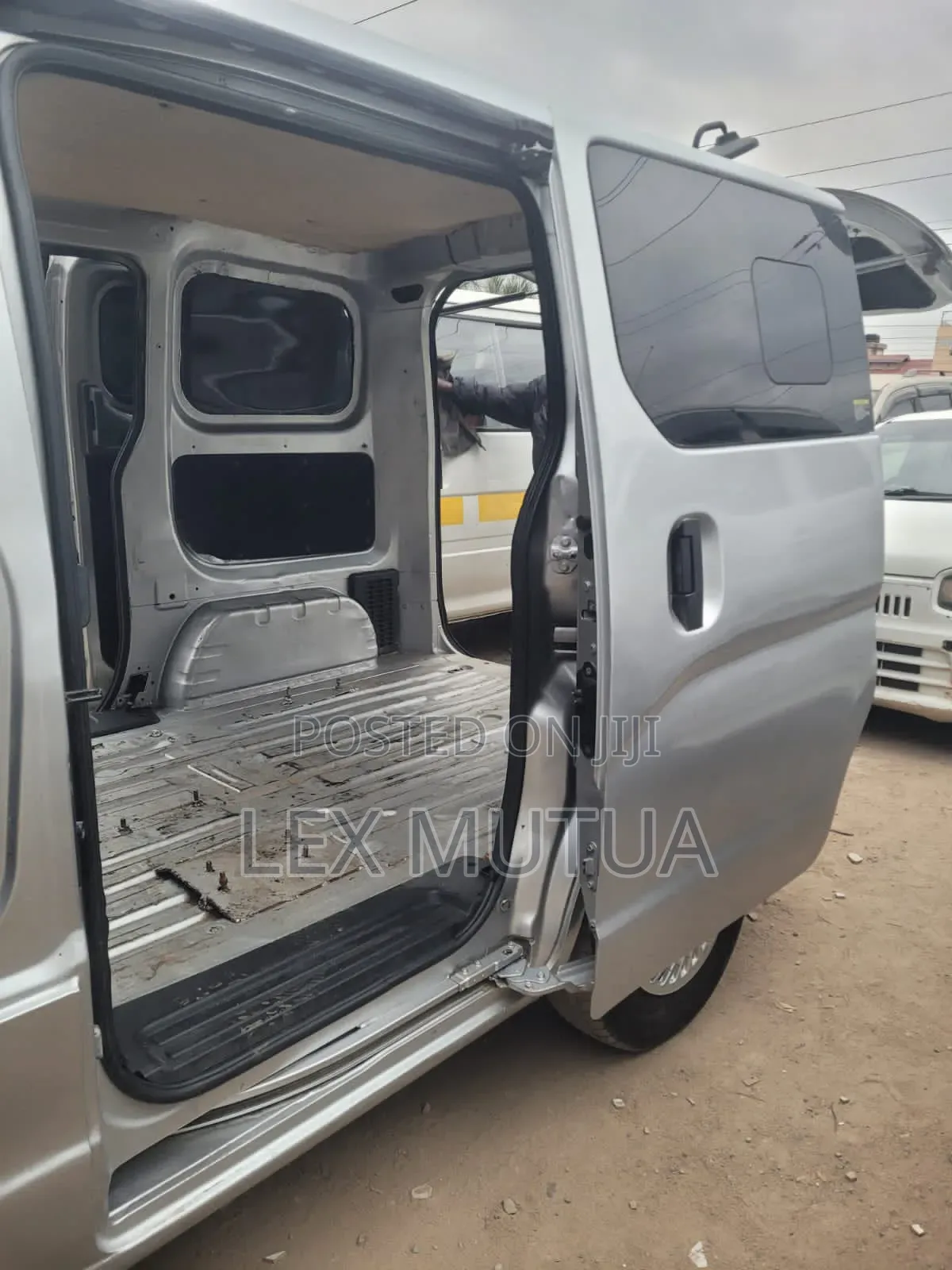 Nissan NV200 2010 Silver