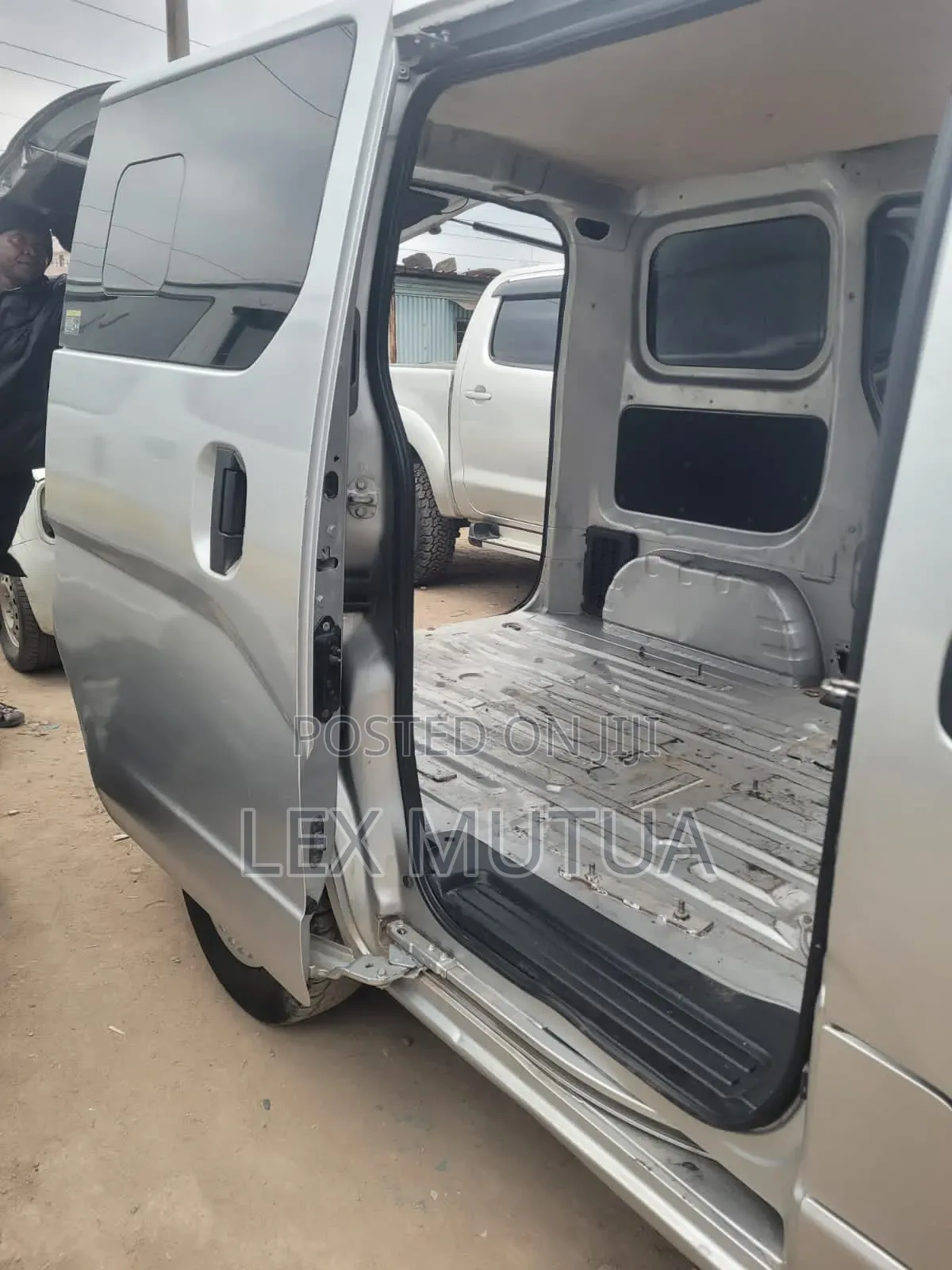 Nissan NV200 2010 Silver