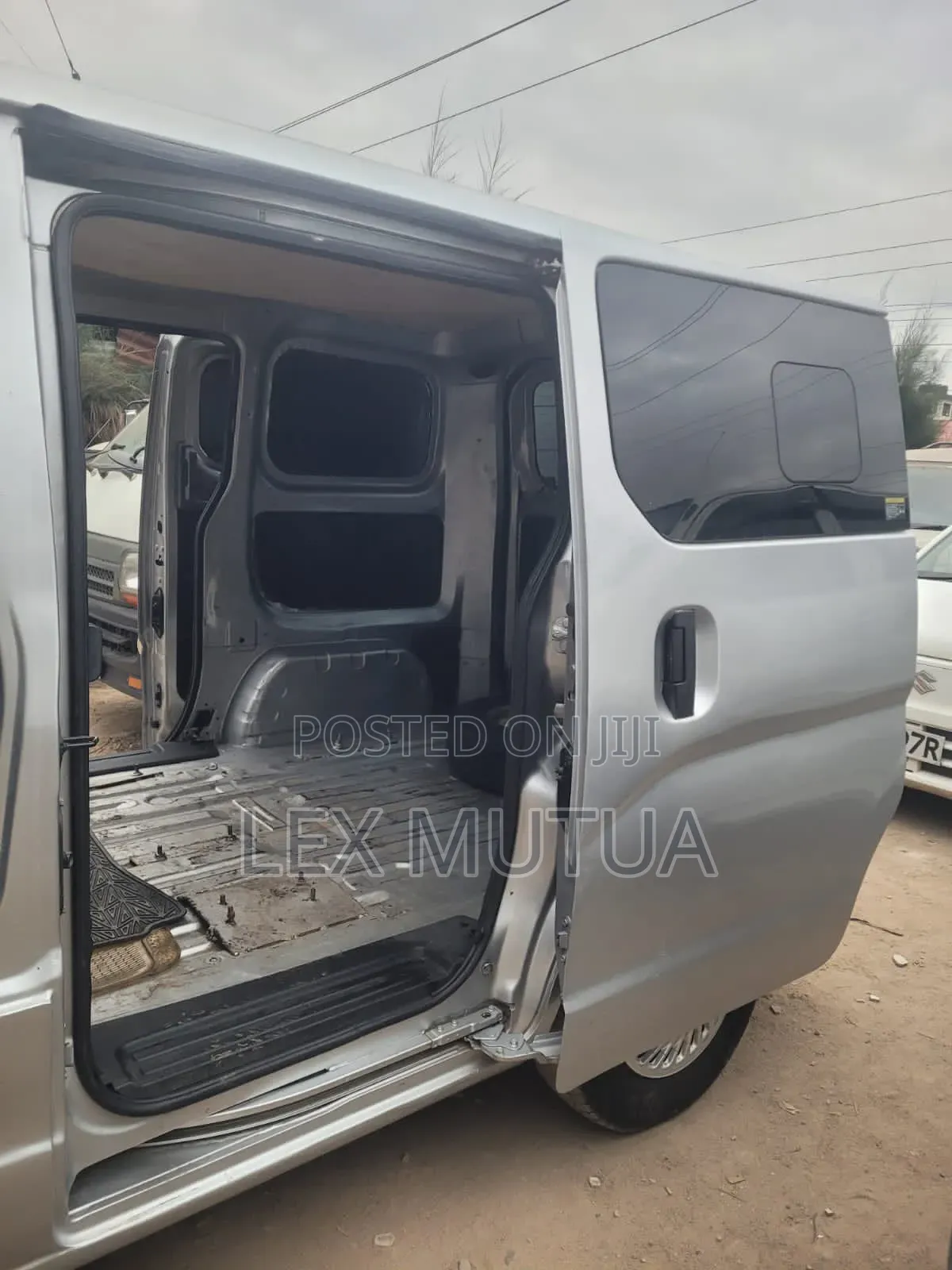 Nissan NV200 2010 Silver