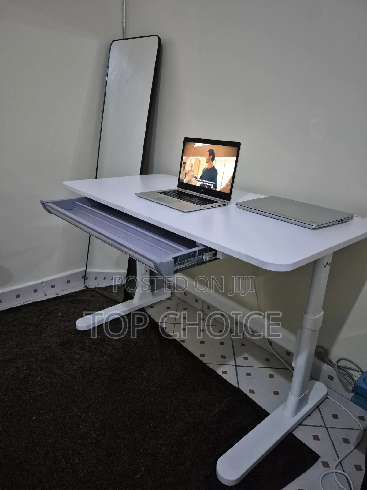 Height Adjustable Office Table