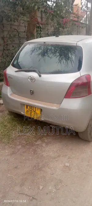 Toyota Vitz 2007 Silver