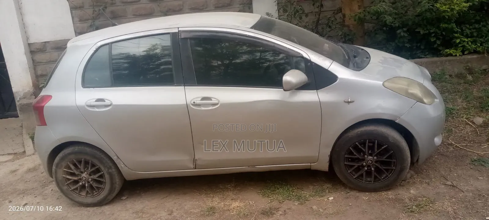 Toyota Vitz 2007 Silver