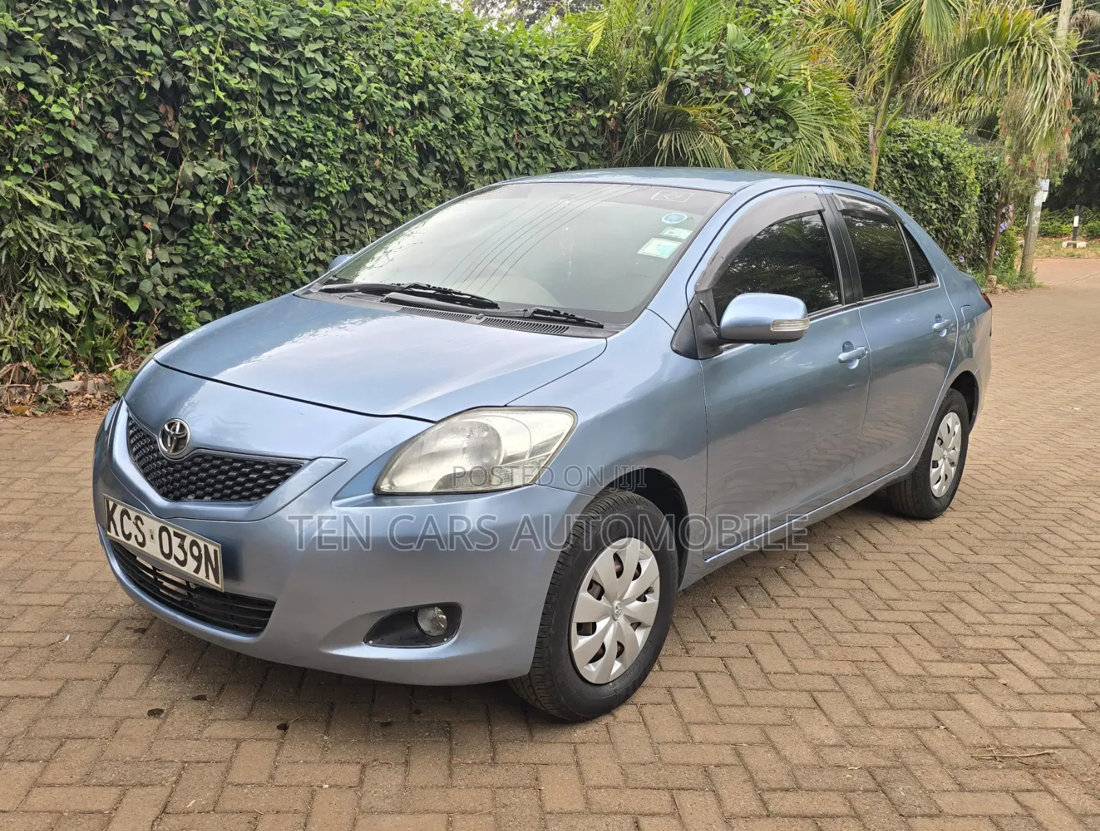 Toyota Belta 2011 Blue