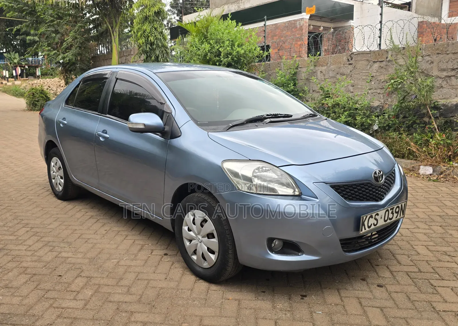 Toyota Belta 2011 Blue