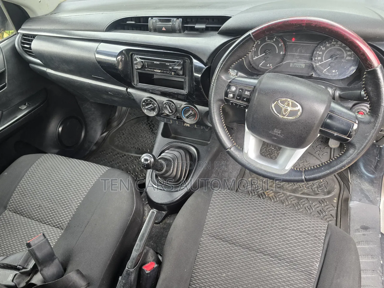 Toyota Hilux 2017 Silver