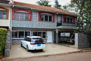5bdrm Townhouse/Terrace in Westlands School, Lakeview Estate for sale