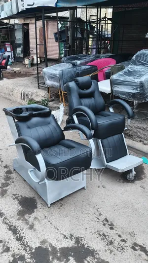 1 Kinyozi Seat and Washing Chair