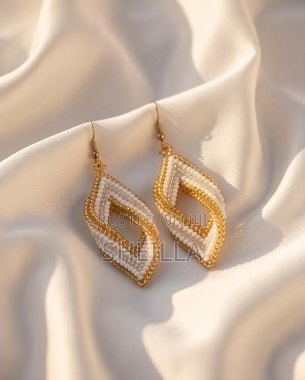 Elegant Beaded Earrings - thumbnail 6