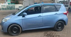 Toyota Ractis 2010 Silver