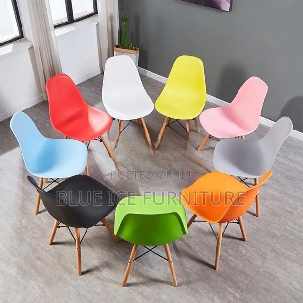 Eames Visitors Chair - main view