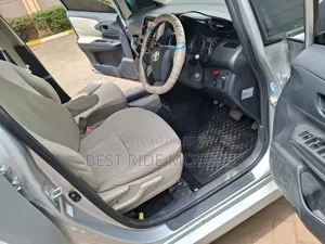 Toyota Wish 2012 Silver