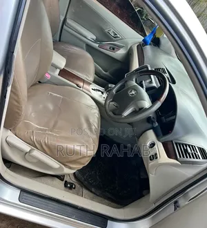 Toyota Premio 2011 Silver