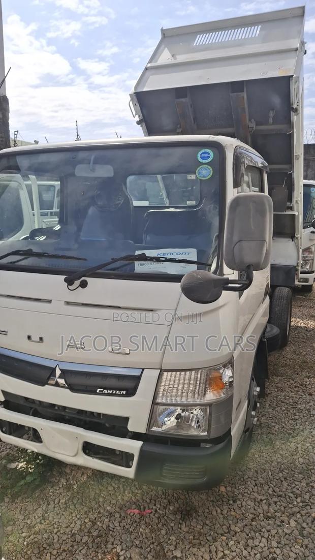 Mitsubishi Fuso 2018 White