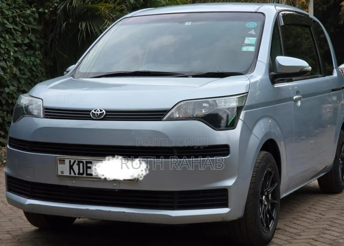 Toyota Spade 2014 Blue