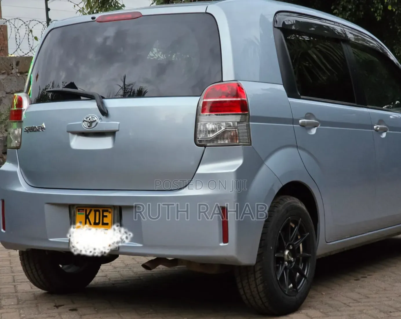 Toyota Spade 2014 Blue