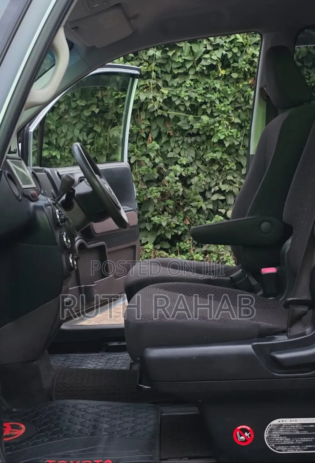Toyota Spade 2014 Blue