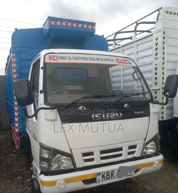 Isuzu Truck NKR 2010 White