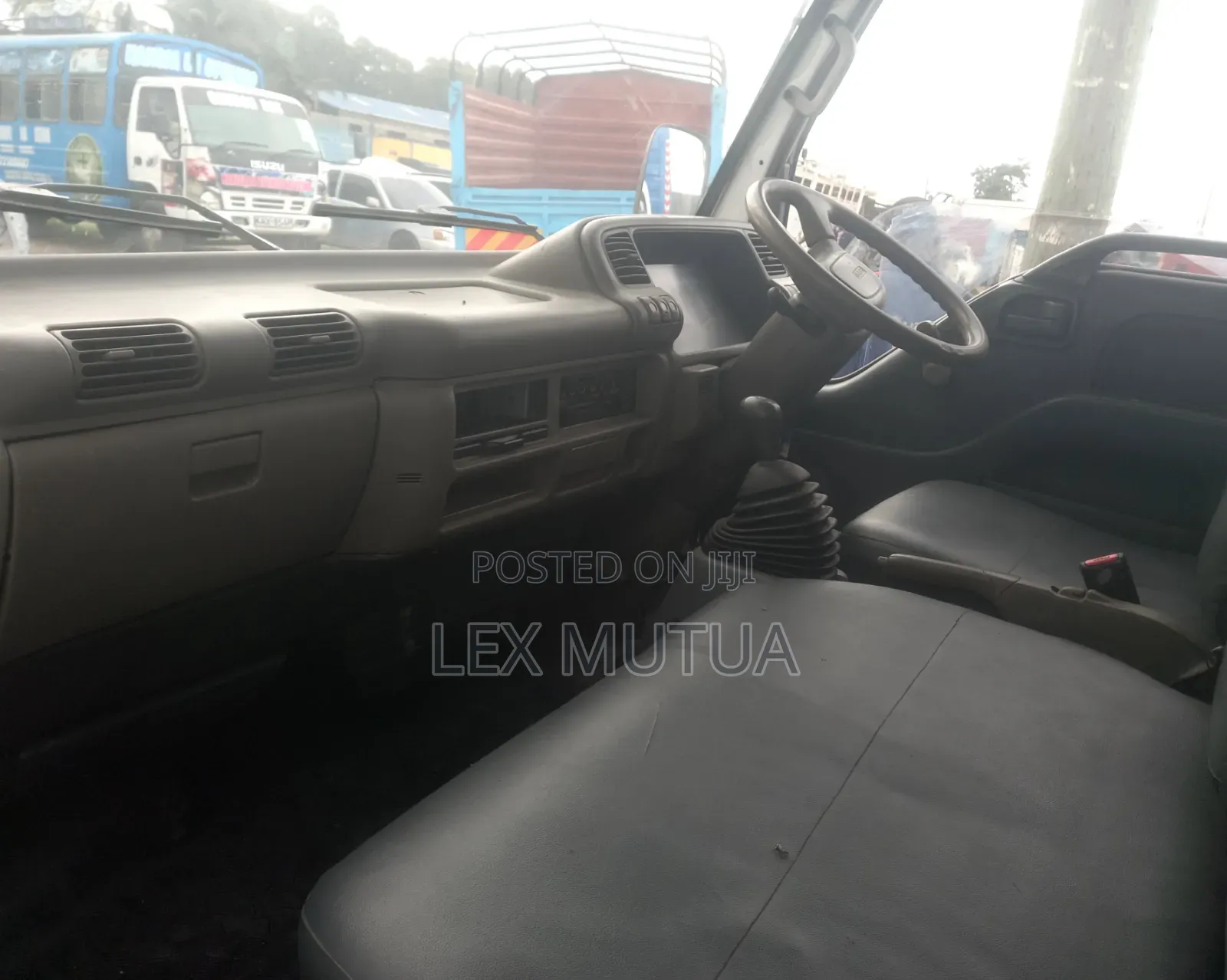Isuzu Truck NKR 2010 White