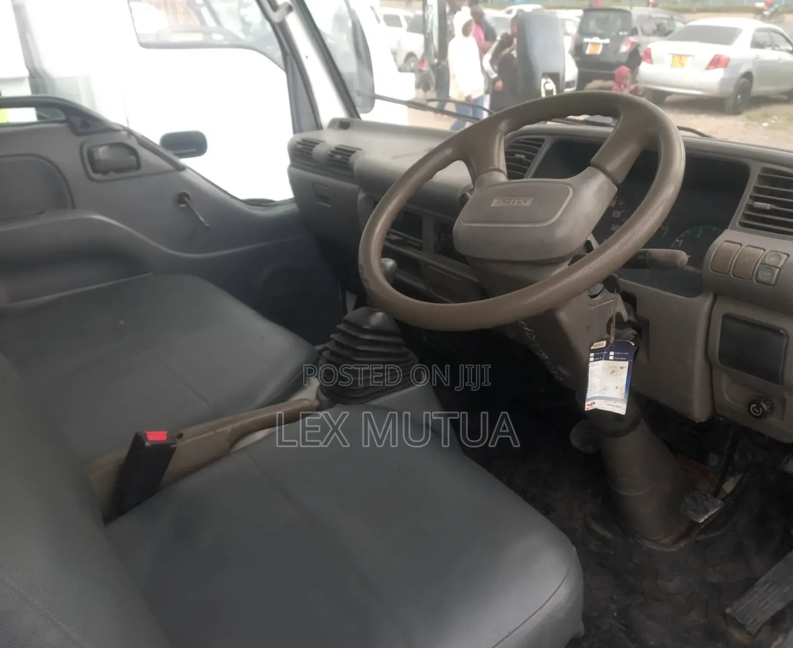 Isuzu Truck NKR 2010 White