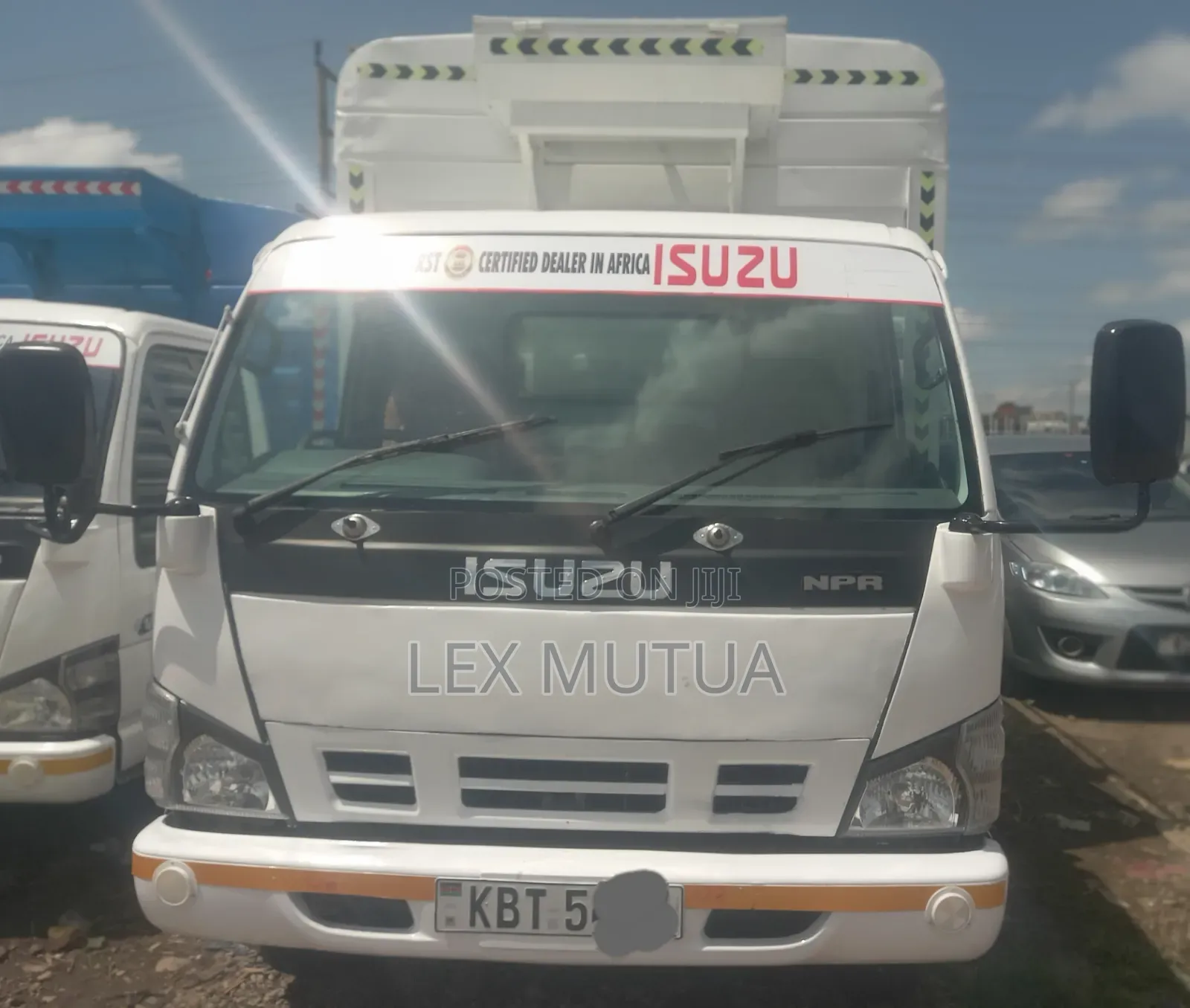 Isuzu NPR Lorry 2011 White