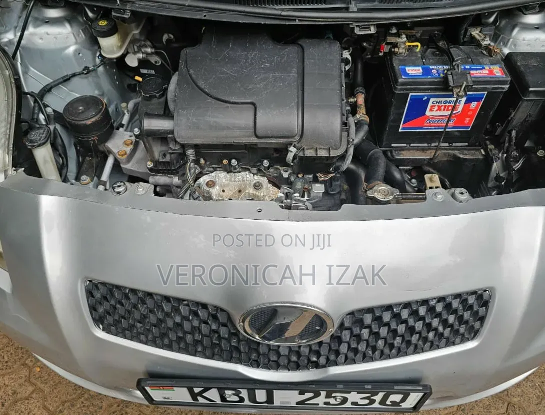 Toyota Vitz 2006 Silver