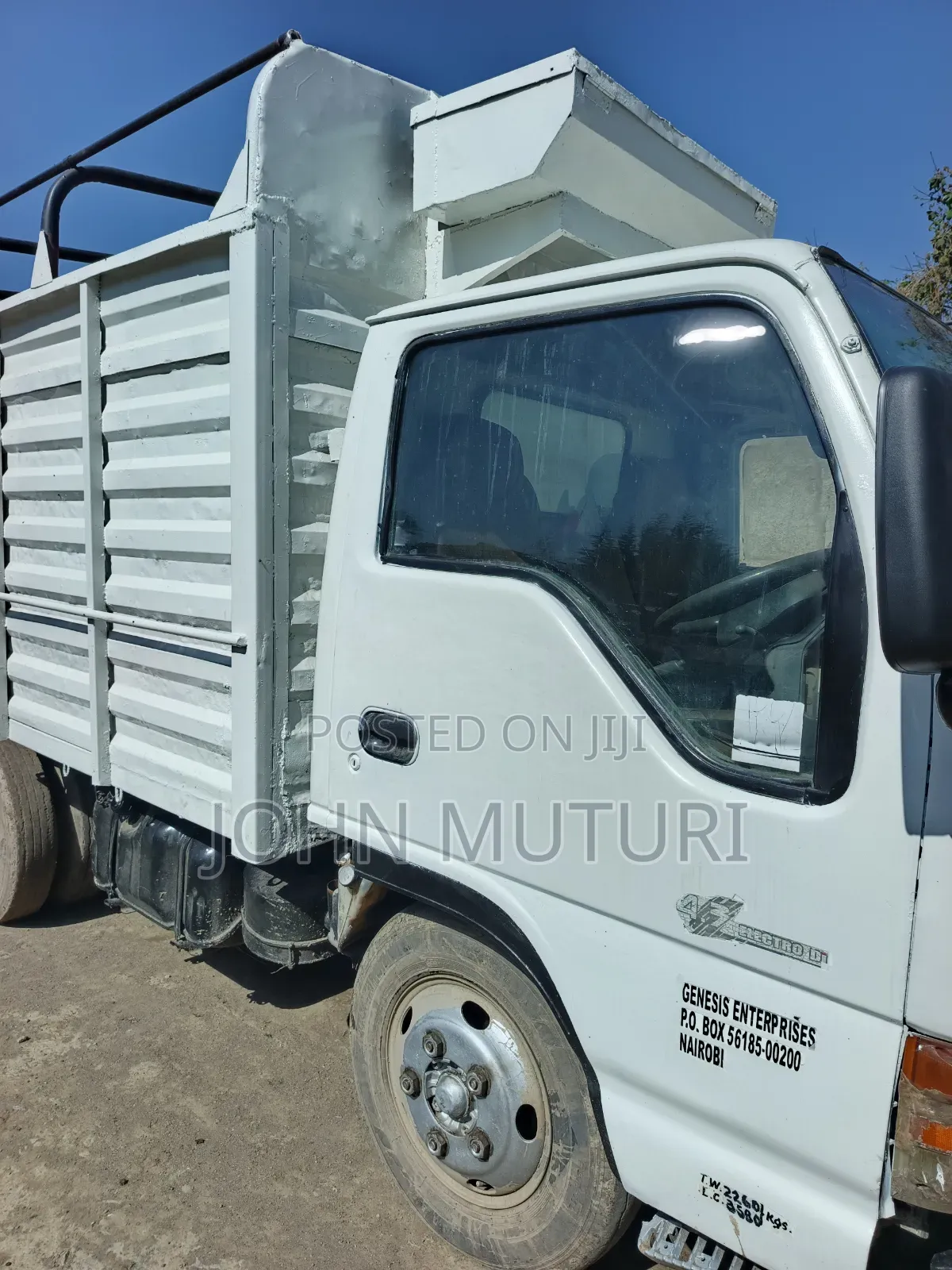 Isuzu Elf 2001 White