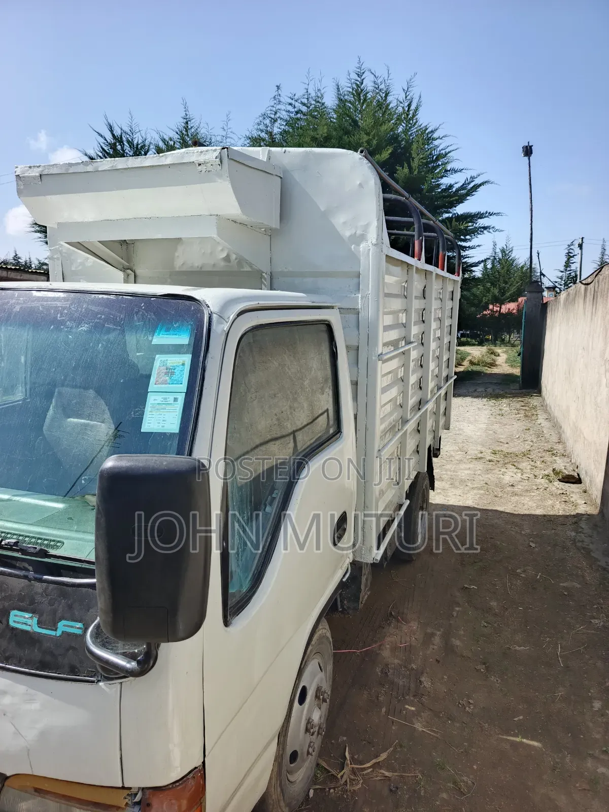 Isuzu Elf 2001 White