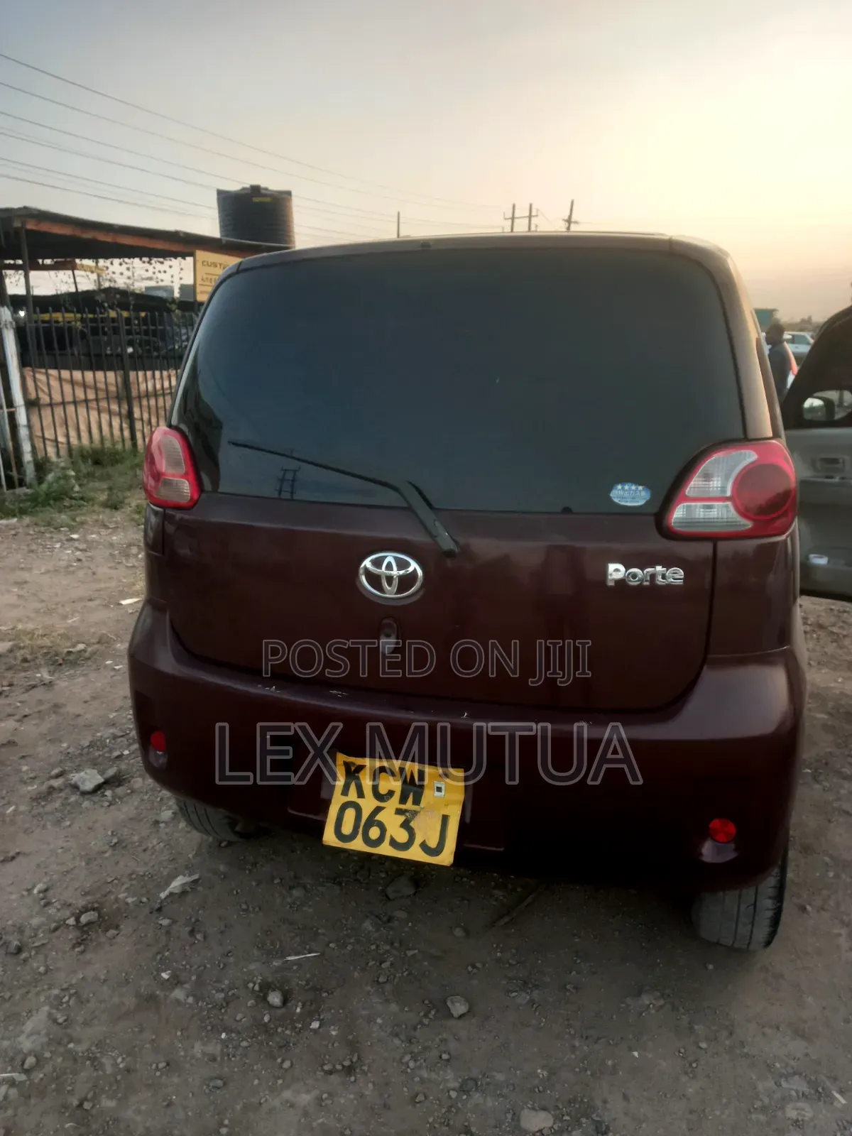 Toyota Porte 2012 Brown