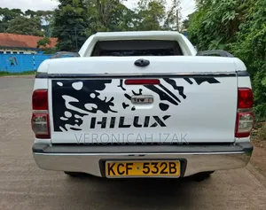 Toyota Hilux 2008 White
