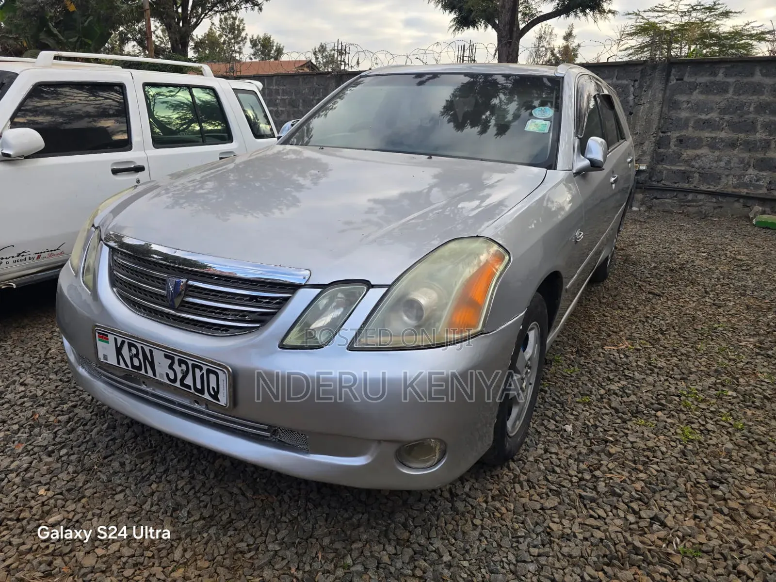 Toyota Mark II Blit 2003 Silver