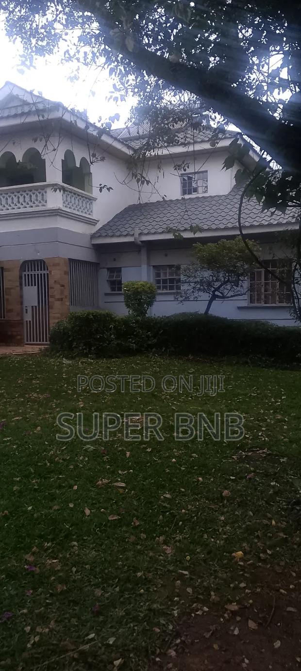 4 Bedroom Own Compound Airbnb For Partying Wedding Babyshower - thumbnail 3
