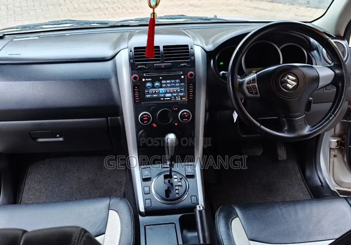 Suzuki Grand Vitara 2012 Gray