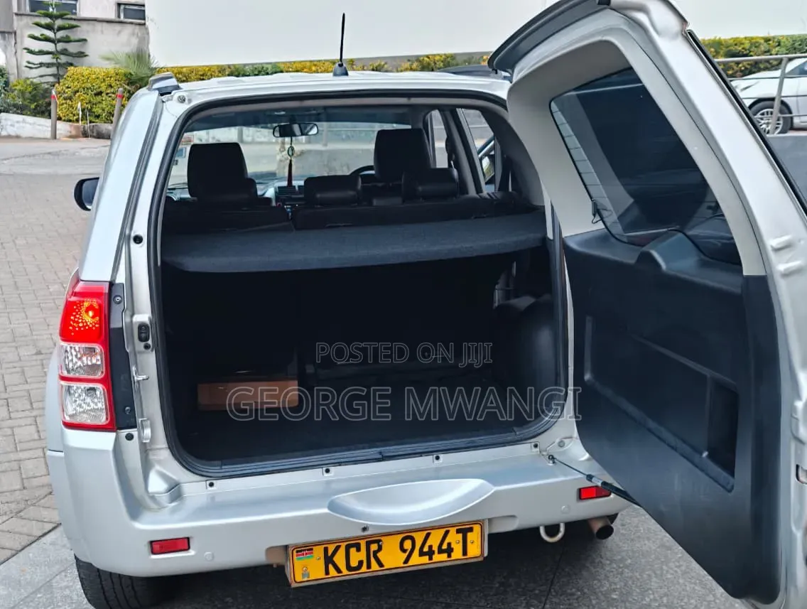 Suzuki Grand Vitara 2012 Gray
