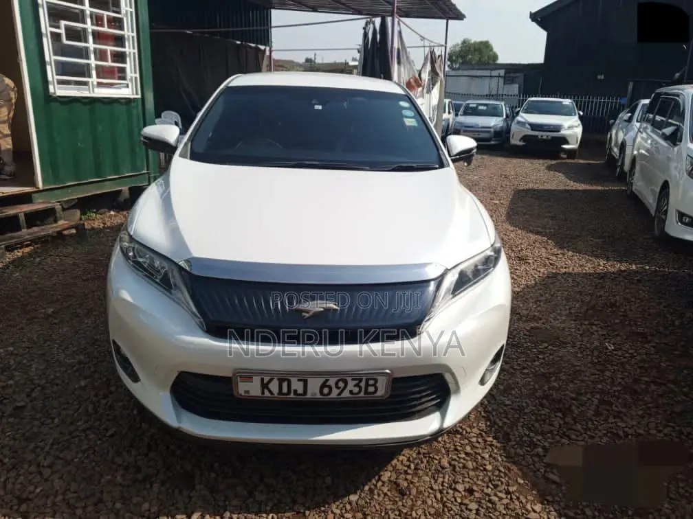 Toyota Harrier 2.0 2015 White