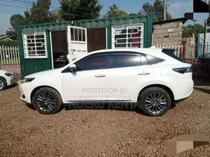 Toyota Harrier 2.0 2015 White