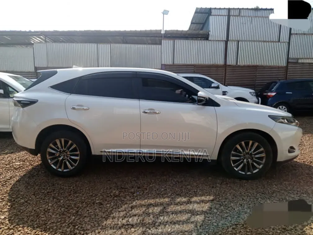 Toyota Harrier 2.0 2015 White